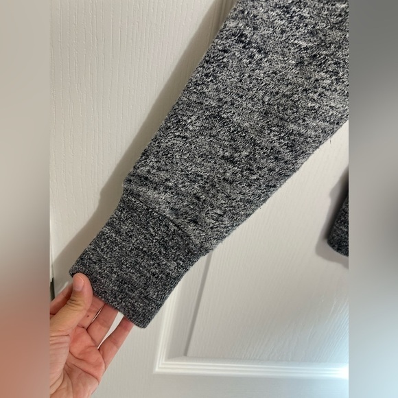 J.Crew Relaxed Heather Turtleneck Sweatshirt size 8 - Picture 10 of 14